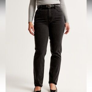 A&F Curve Love Ultra High Rise 90s Straight Jean - size 33 / 16